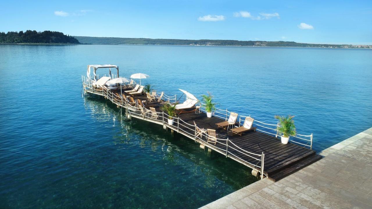 Hotel Slovenija - Terme & Wellness Lifeclass Πορτορόζ Εξωτερικό φωτογραφία The floating restaurant "La Perla"